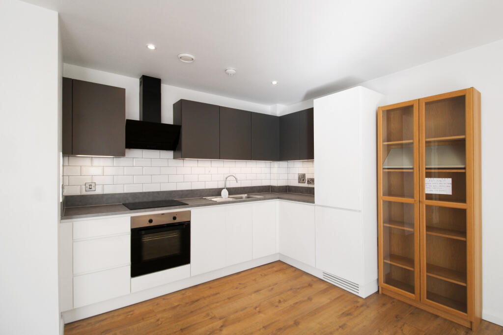 Apartment in Guildford - View 4