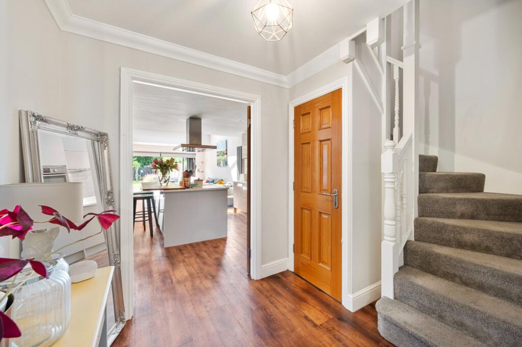 House in Twickenham - More