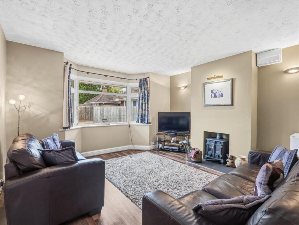 House in Stratford-on-Avon, Southam - More
