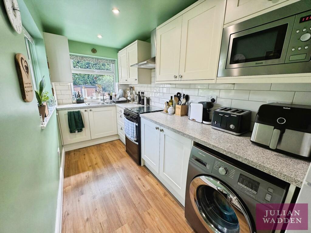 House in Manchester, Parrs Wood, Wythenshawe - View 4
