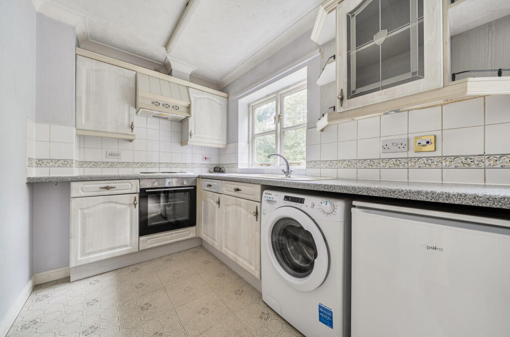 Apartment in West Suffolk, Bury St Edmunds - View 5