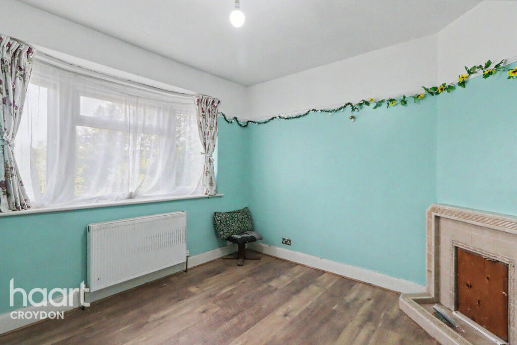 House in Coulsdon, Purley - View 4