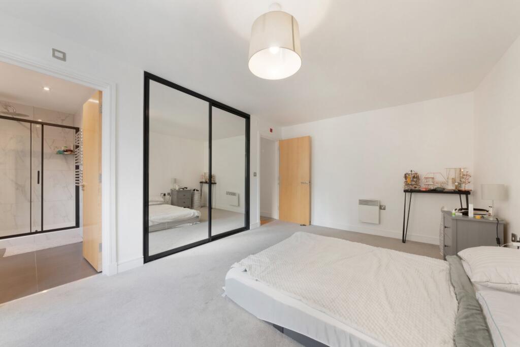 Apartment in London - View 5