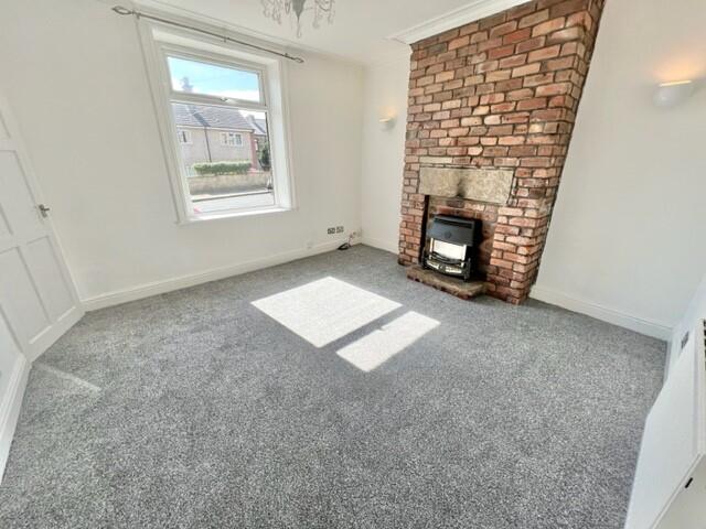 House in Calderdale, Dean Clough, Akroydon - View 2