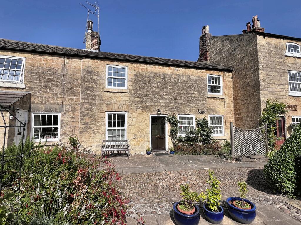 2-bed terraced on Park Terrace, Knaresborough, £250,000