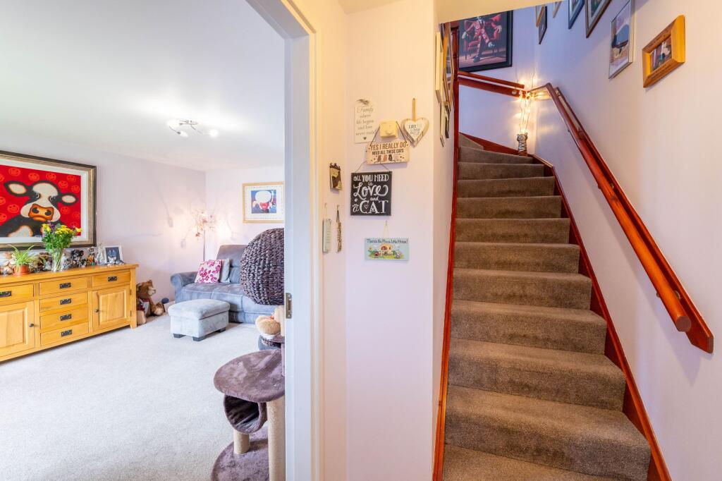 House in Livingston, Adambrae - View 5