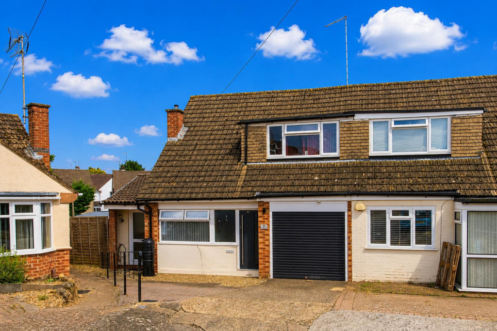House in Northampton, West Northamptonshire - View 2