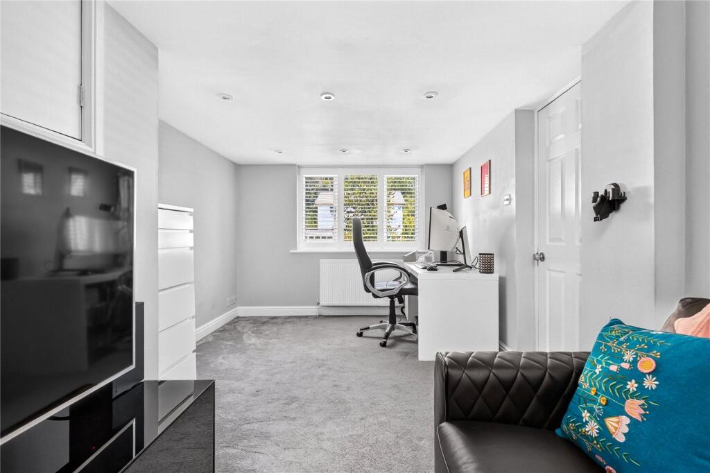 Kyle Close, Bracknell, Berkshire, RG12 - More