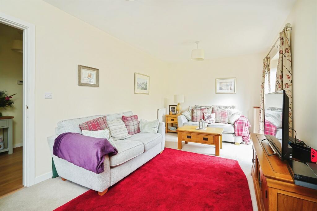 Damson Drive, DIDCOT photo 3