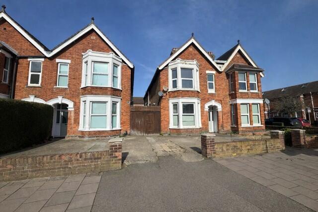 Main image of property: Goldington Road, MK40