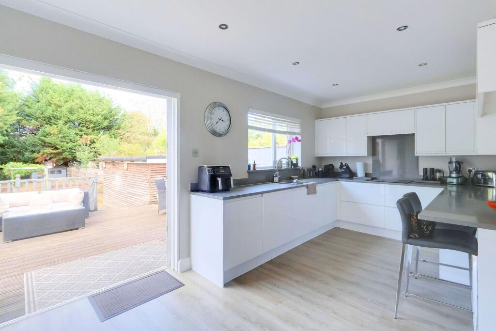 House in Croydon, Shirley - View 4