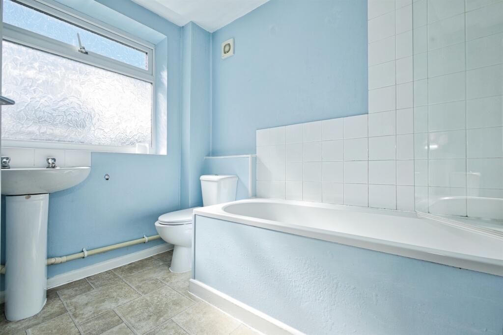 Additional image 4 of Grass Royal, Yeovil