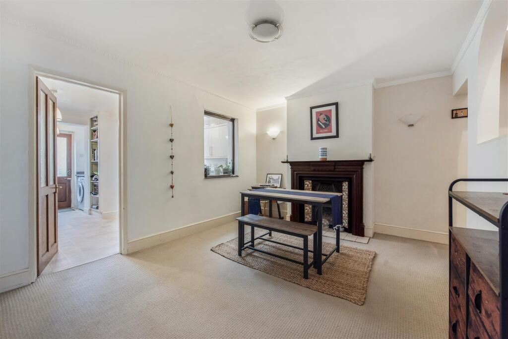 House in Test Valley, Rooksbury Mill, Andover - More