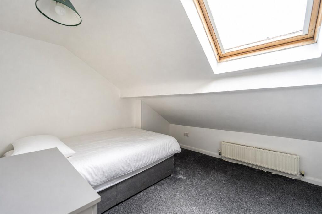 6 bedroom house for rent
