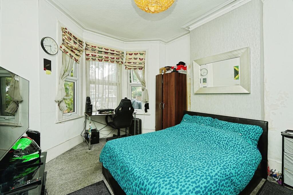 House in London - View 5