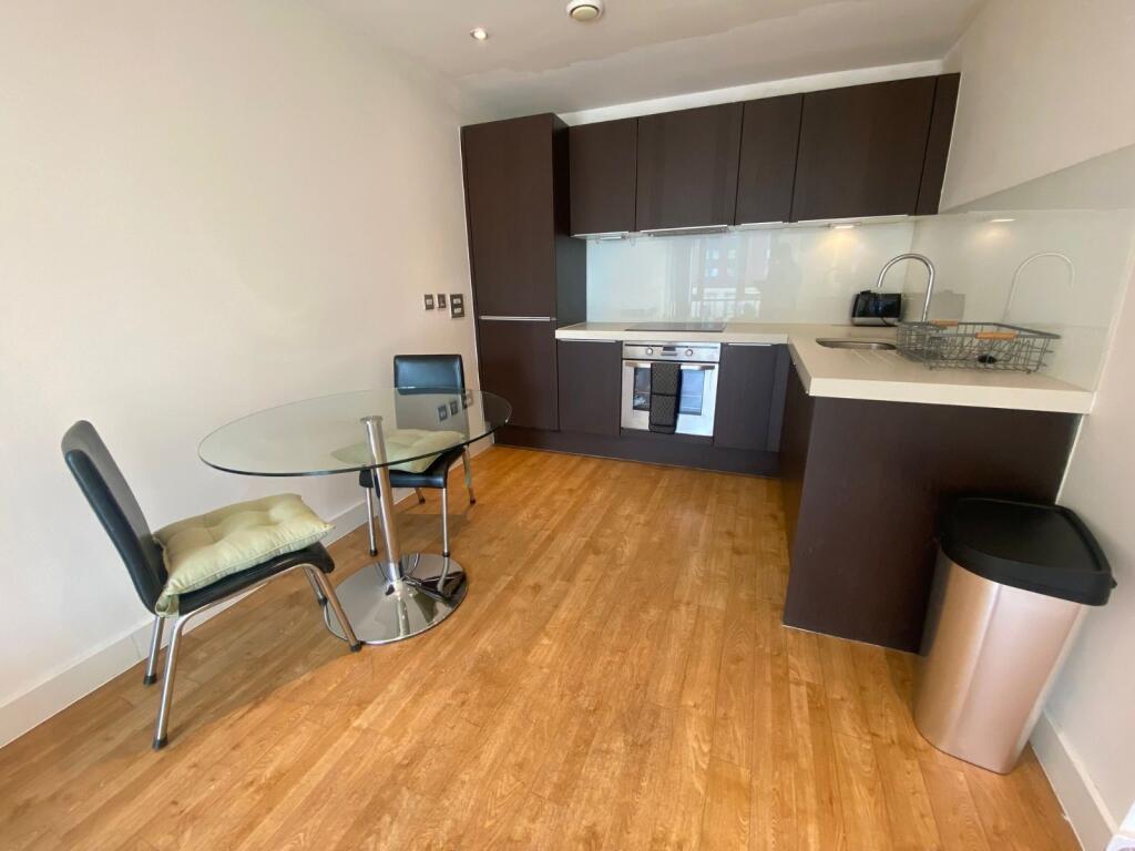 Apartment in Birmingham, Chinese Quarter, Jewellery Quarter - View 5