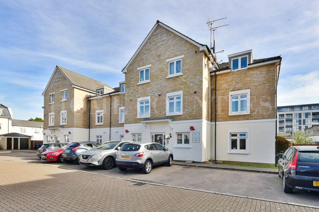 Main image of property: Brownlow Close, Barnet, EN4