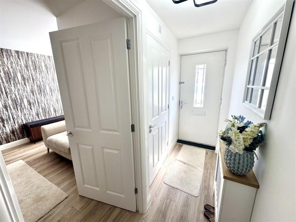 House in Newport - View 5