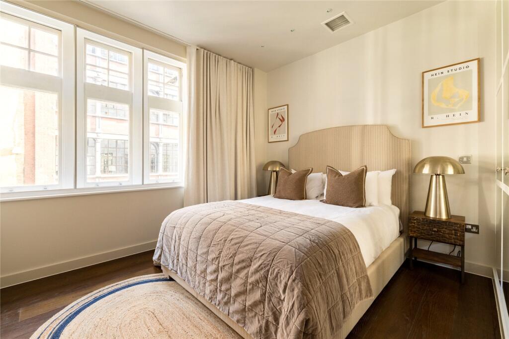 Apartment in London, Soho - View 4