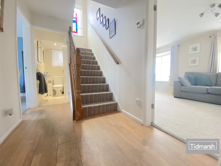27 Belvide Gardens, Codsall WV8 1AN photo 2