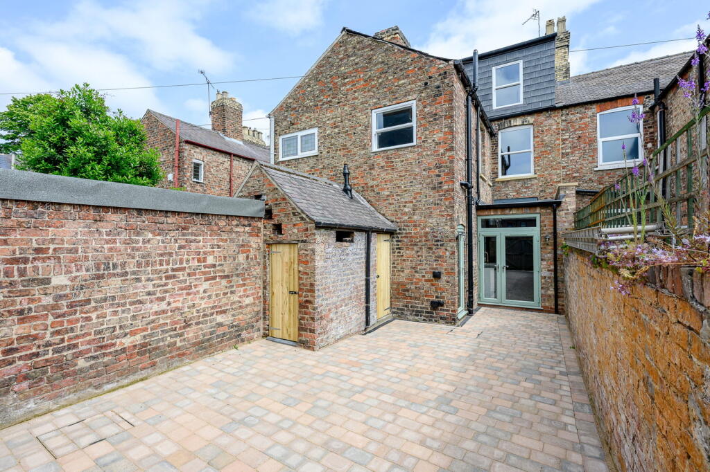 House in York - View 5