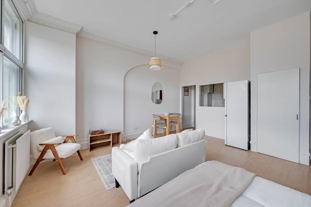 Apartment in London, Earl's Court - View 5