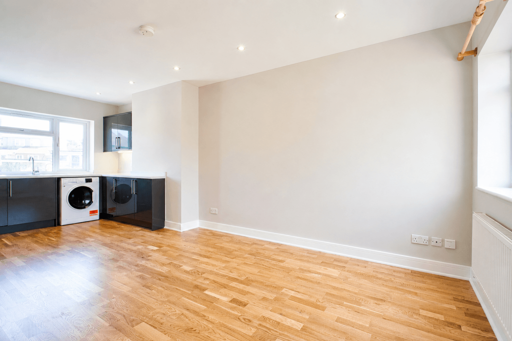 Apartment in London, Sudbury - View 5