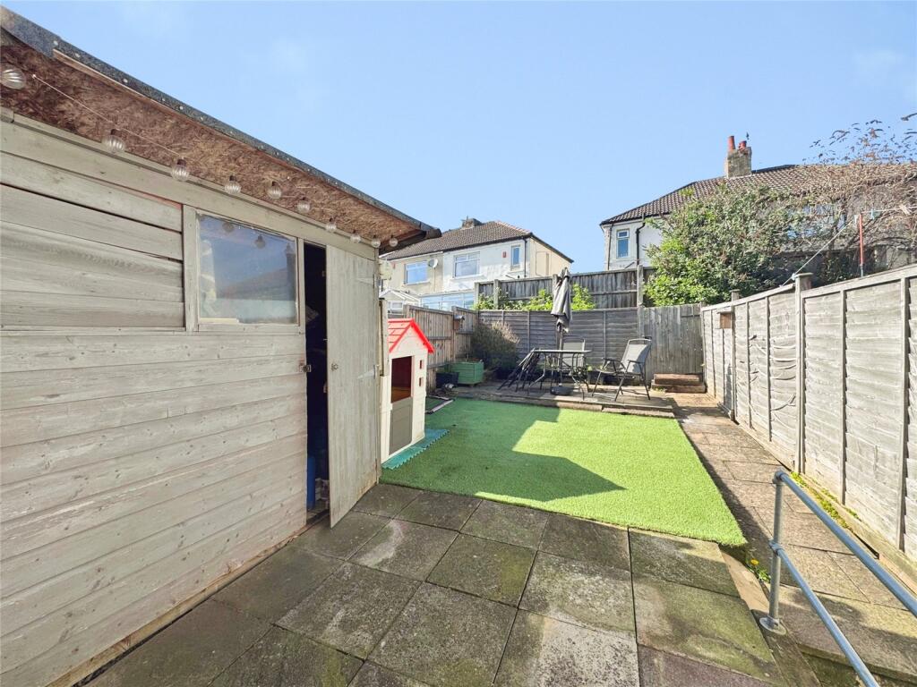 Kilroyd Avenue, Cleckheaton, BD19 photo 5