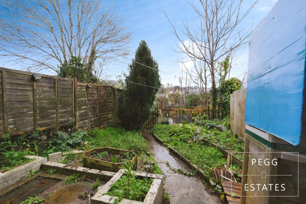 Main image of property: 25A Wellesley road, the garden flat Torquay