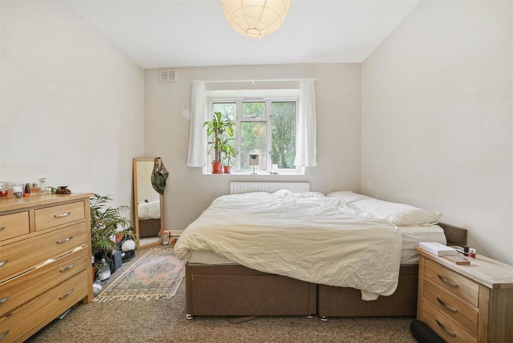 Apartment in London - More