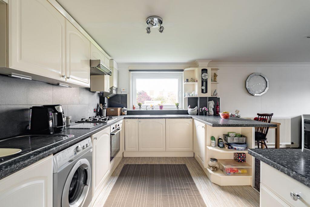Apartment in Edinburgh - More
