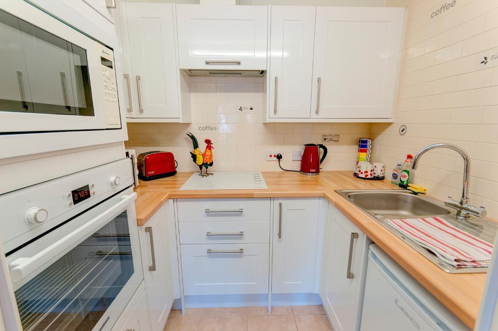 Sutton Drove, Seaford, East Sussex, BN25 3ET photo 4