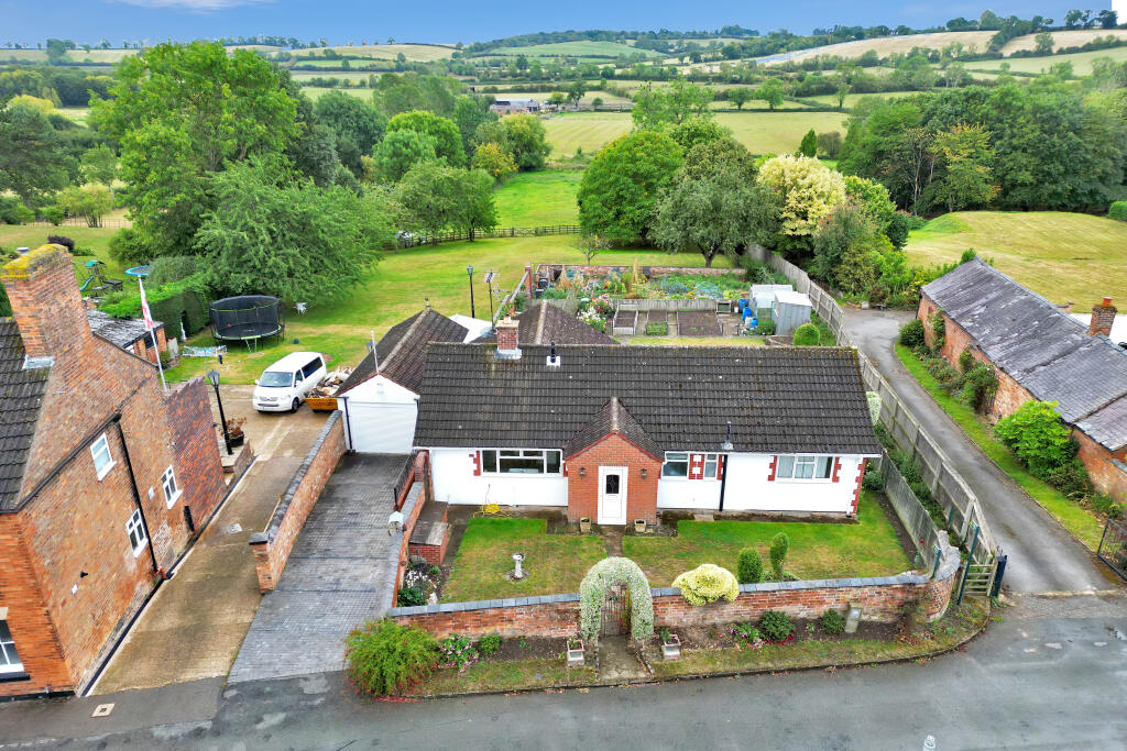 3-bed detached on Westerby Lane, Smeeton Westerby  Kibworth, £500,000