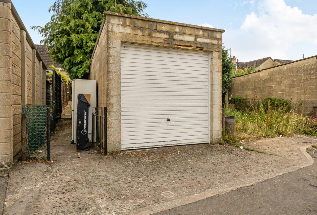 House in Bath - View 4