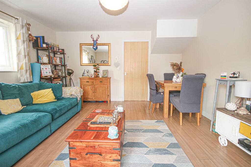 7, Sassoon Close, Newmarket, Suffolk, CB8 0SZ - View 5