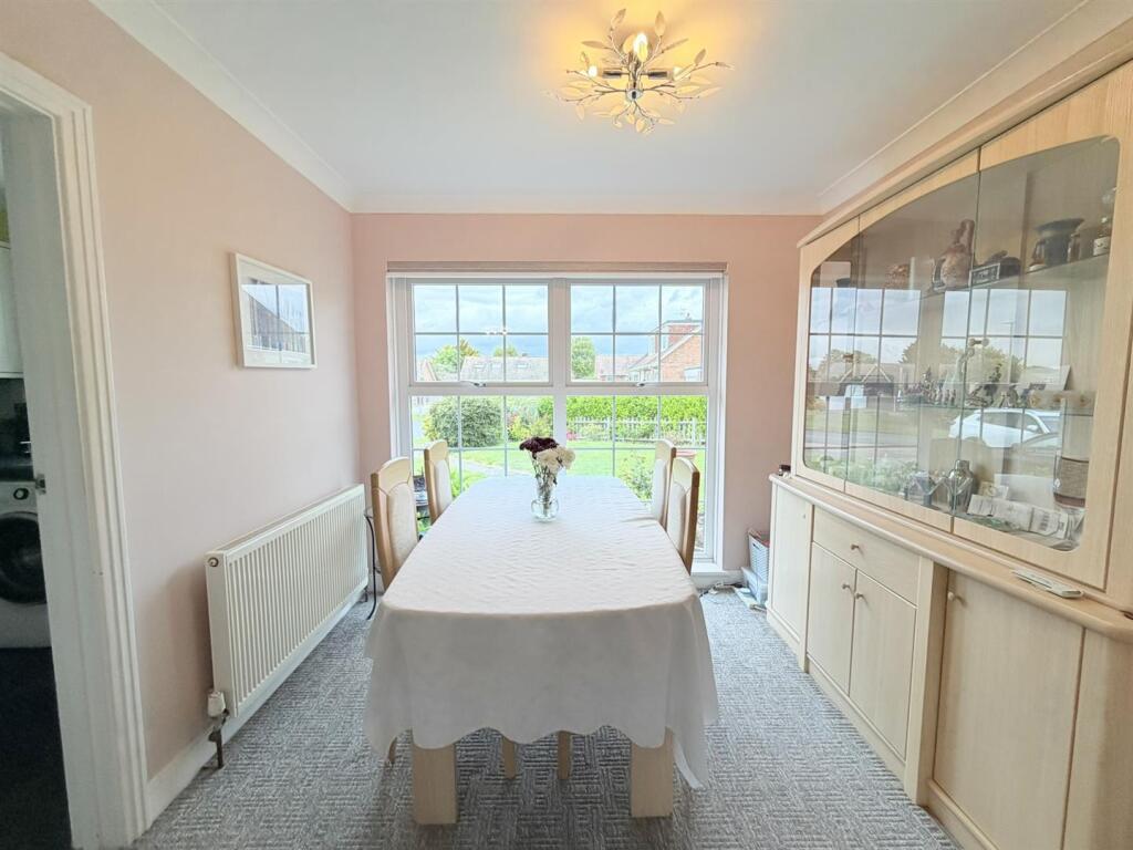 Poynings Close, Seaford photo 3