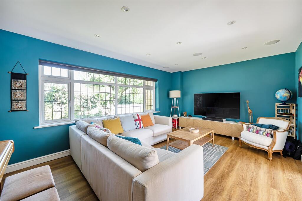 House in Guildford, West Horsley - View 2