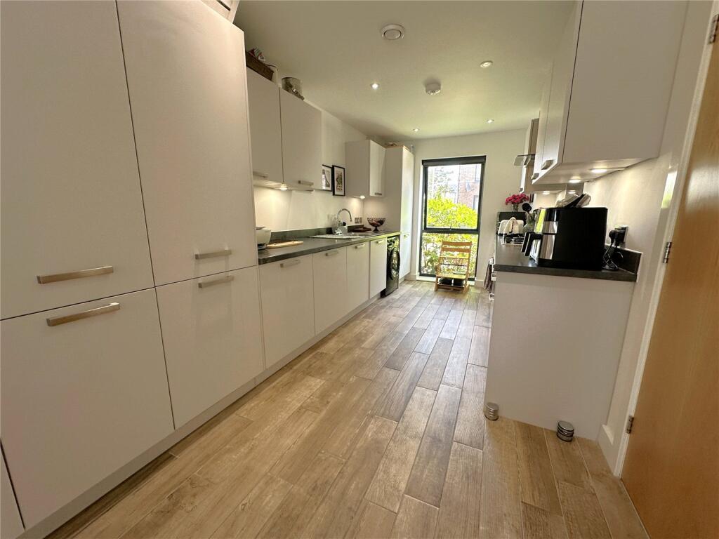 House in Eastbourne, Langney Point, Sovereign Harbour - View 4
