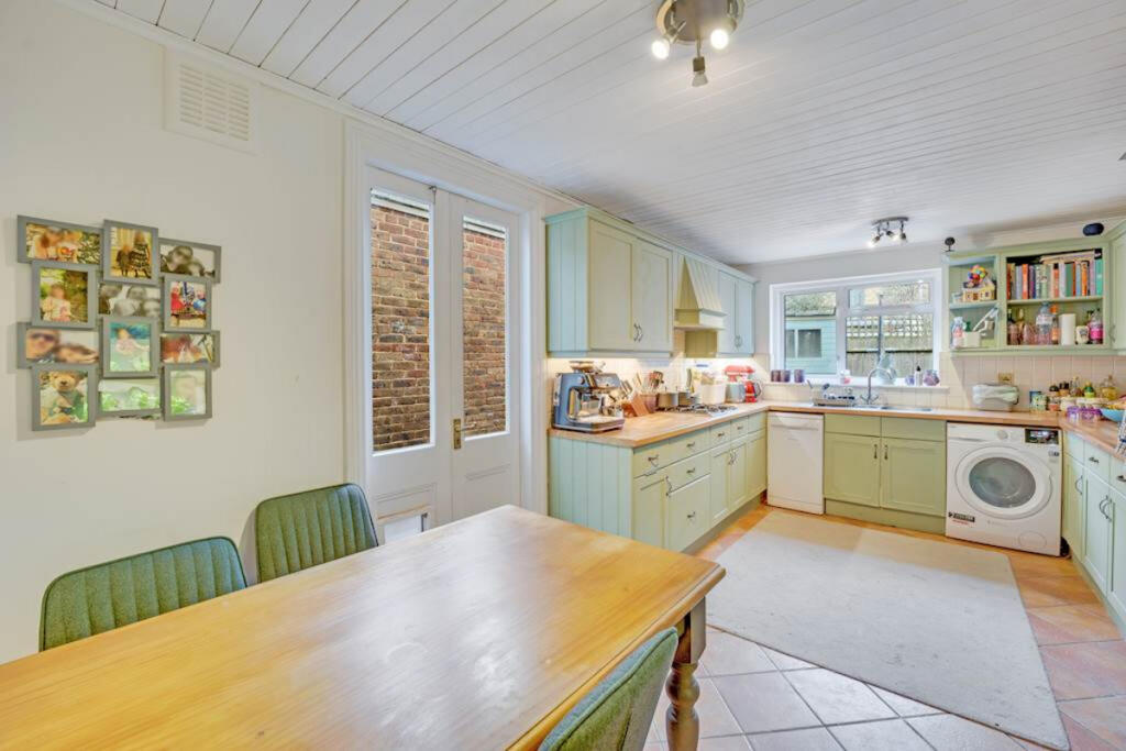 Main image of property: Gladwyn Road, London, SW15