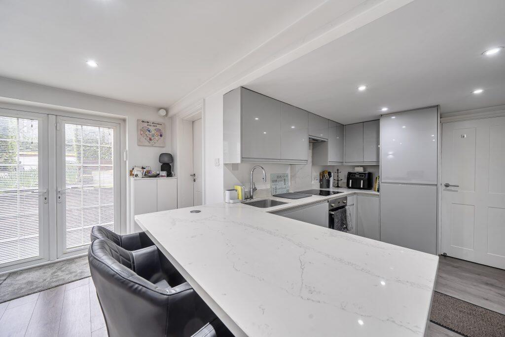 Apartment in Harrow - View 4