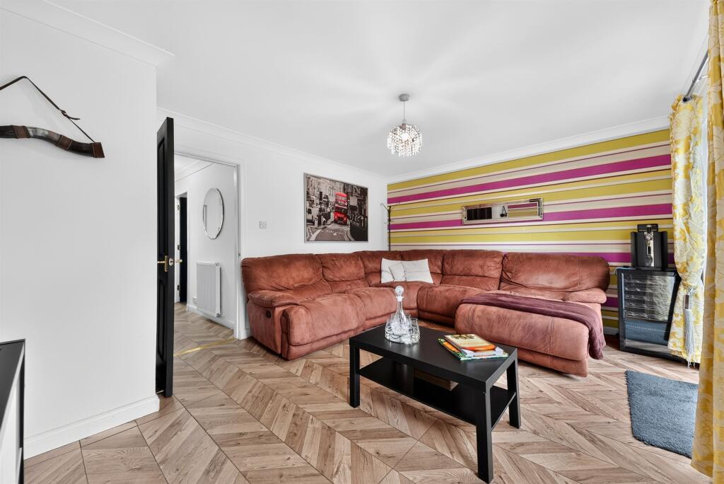 House in Newton Mearns, Ryelands, Netherplace Estate - View 5