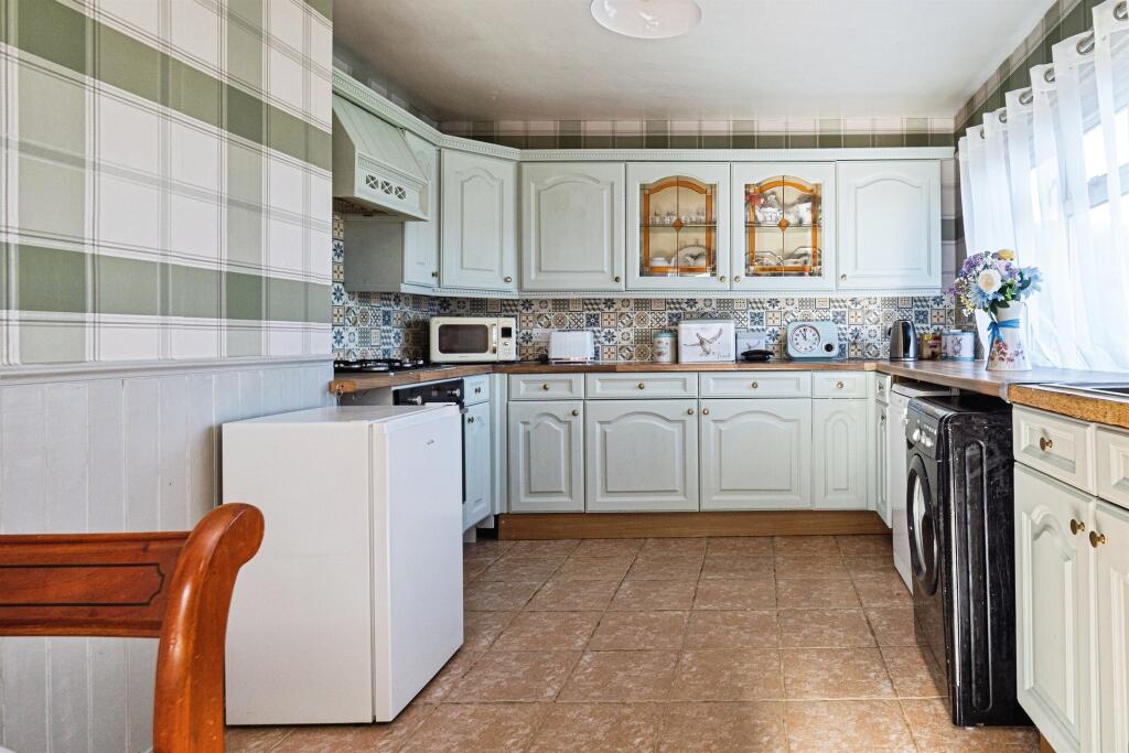 House in Hull, Longhill - View 4