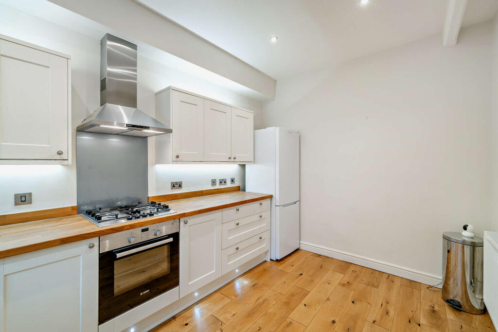 Victoria Road, Cirencester, Gloucestershire, GL7 photo 4