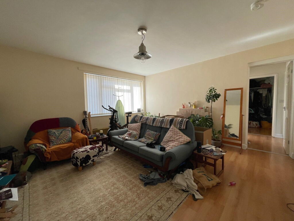 Apartment in Newbury, West Berkshire - View 5