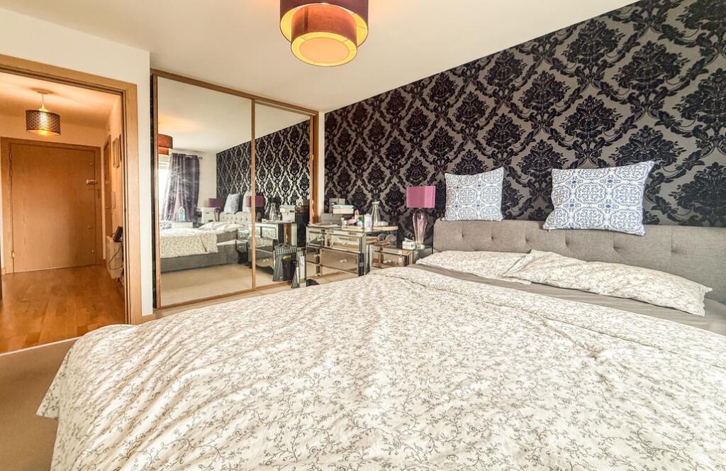 Apartment in Basildon, Essex - View 5