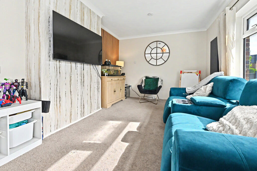 Beaconsfield Drive, Blurton, Stoke-on-trent photo 4