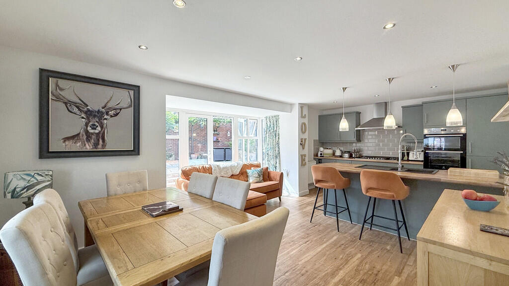House in Westbury, Leigh Park - View 4