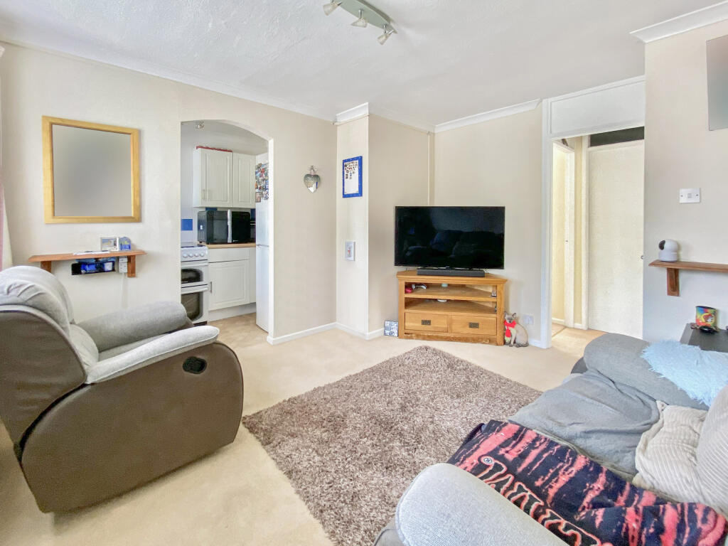 Marquis Way, Bearwood, Bournemouth, Dorset photo 4