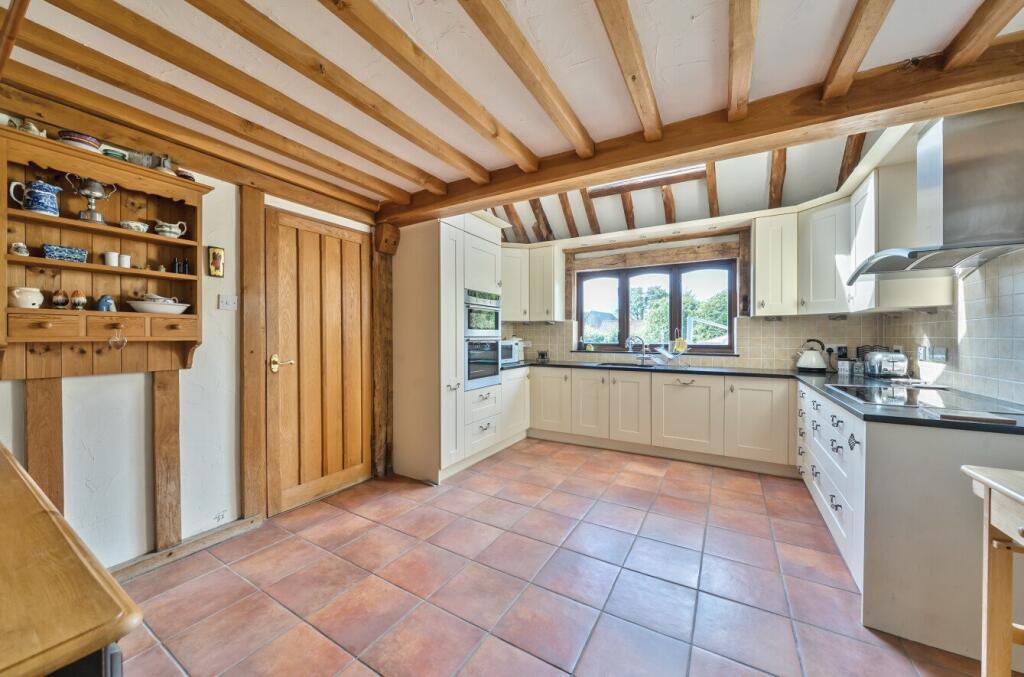 Cuckfield Road, Ansty photo 4