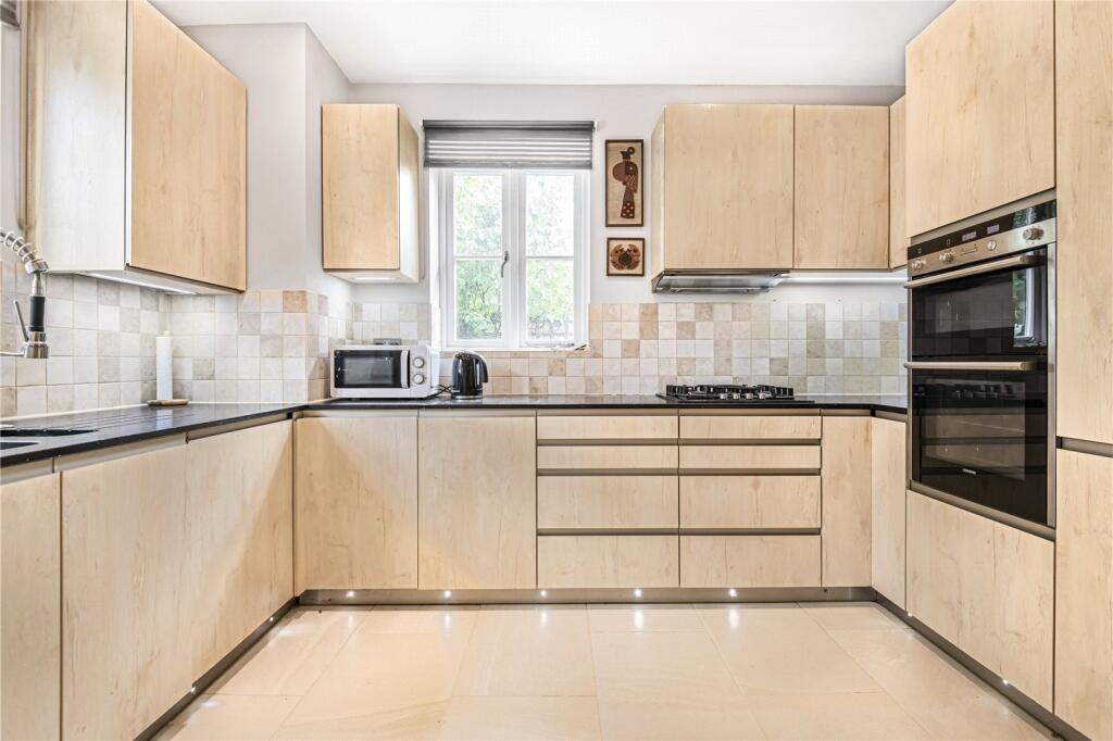 House in Watford - View 3